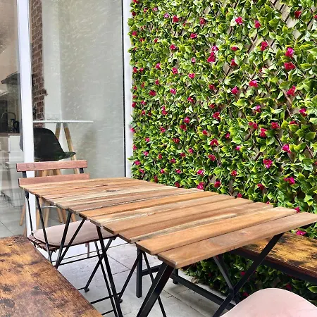 Apartment Rare! Private Garden In Paris, Close To Sacre Coeur Basilica! Paris