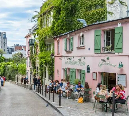 Rare! Private Garden In Paris, Close To Sacre Coeur Basilica! Apartment