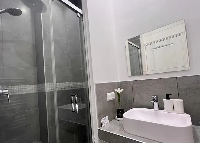 Διαμέρισμα Rare! Private Garden In Paris, Close To Sacre Coeur Basilica!