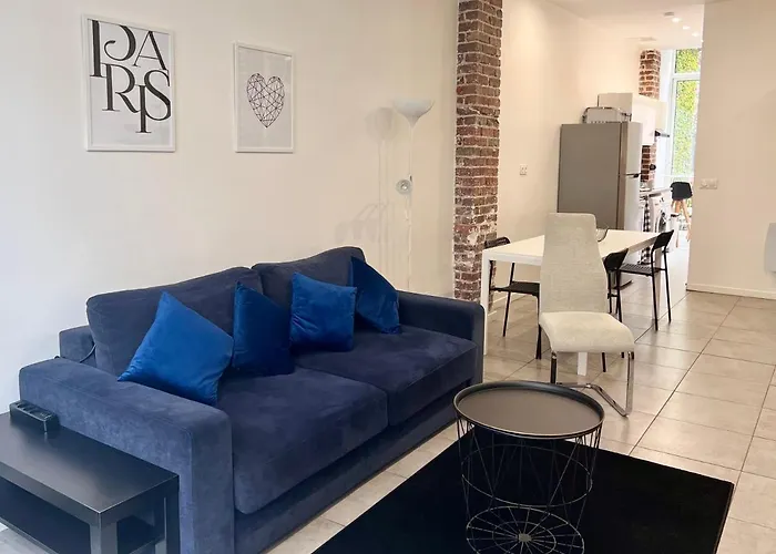 Rare! Private Garden In Paris, Close To Sacre Coeur Basilica! Παρίσι