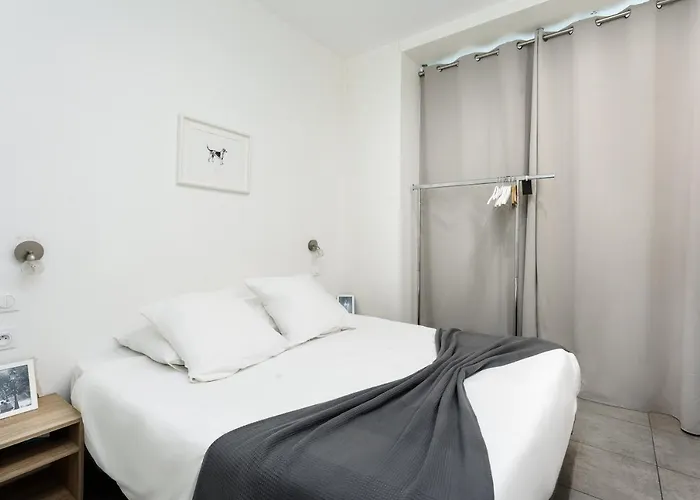Rare! Private Garden In Paris, Close To Sacre Coeur Basilica! Διαμέρισμα Παρίσι